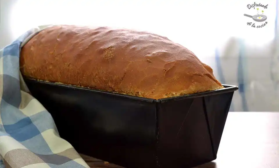 Receta de pan de molde casero, muy esponjoso