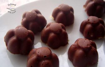Receta de bombones de chocolate rellenos de bizcocho