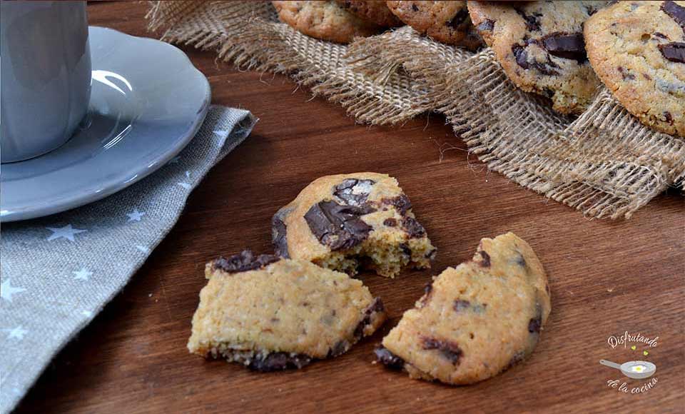 Receta de cookies de chocolate y avellanas caseras