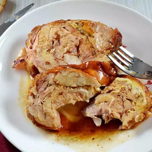 Receta de pollo relleno al horno con salsa de cava