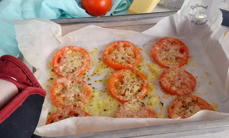 Receta de tomates al horno con queso